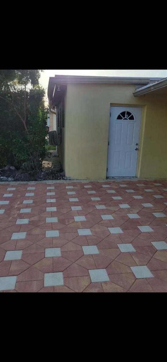 7751 NW 41ST Street, Davie FL 33024
