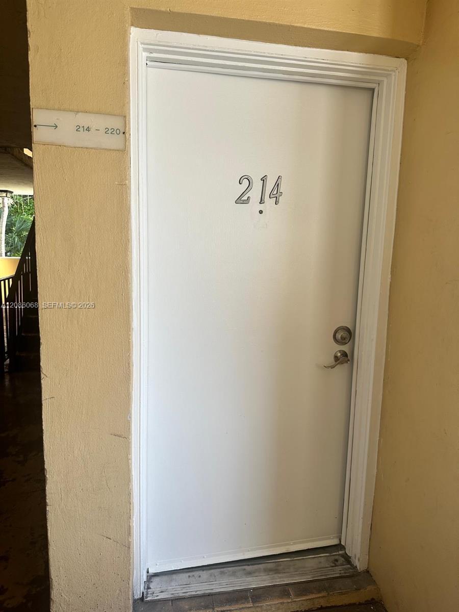 8810 Fontainebleau Blvd # 214, Miami FL 33172