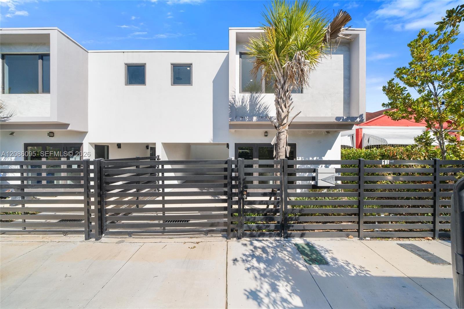 11 NE 51 St # B, Miami FL 33137