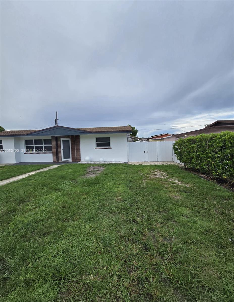 3835 NW 185th St, Miami Gardens FL 33055