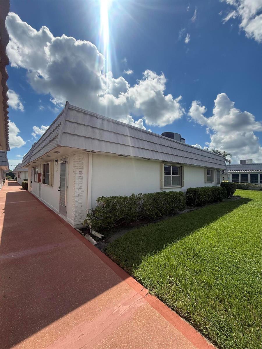 34 Valencia B, Delray Beach FL 33446