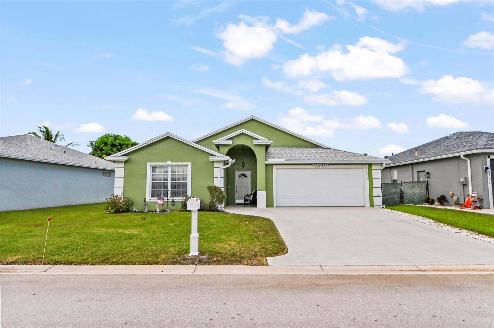 1324 Cape May Lane, FL 33413