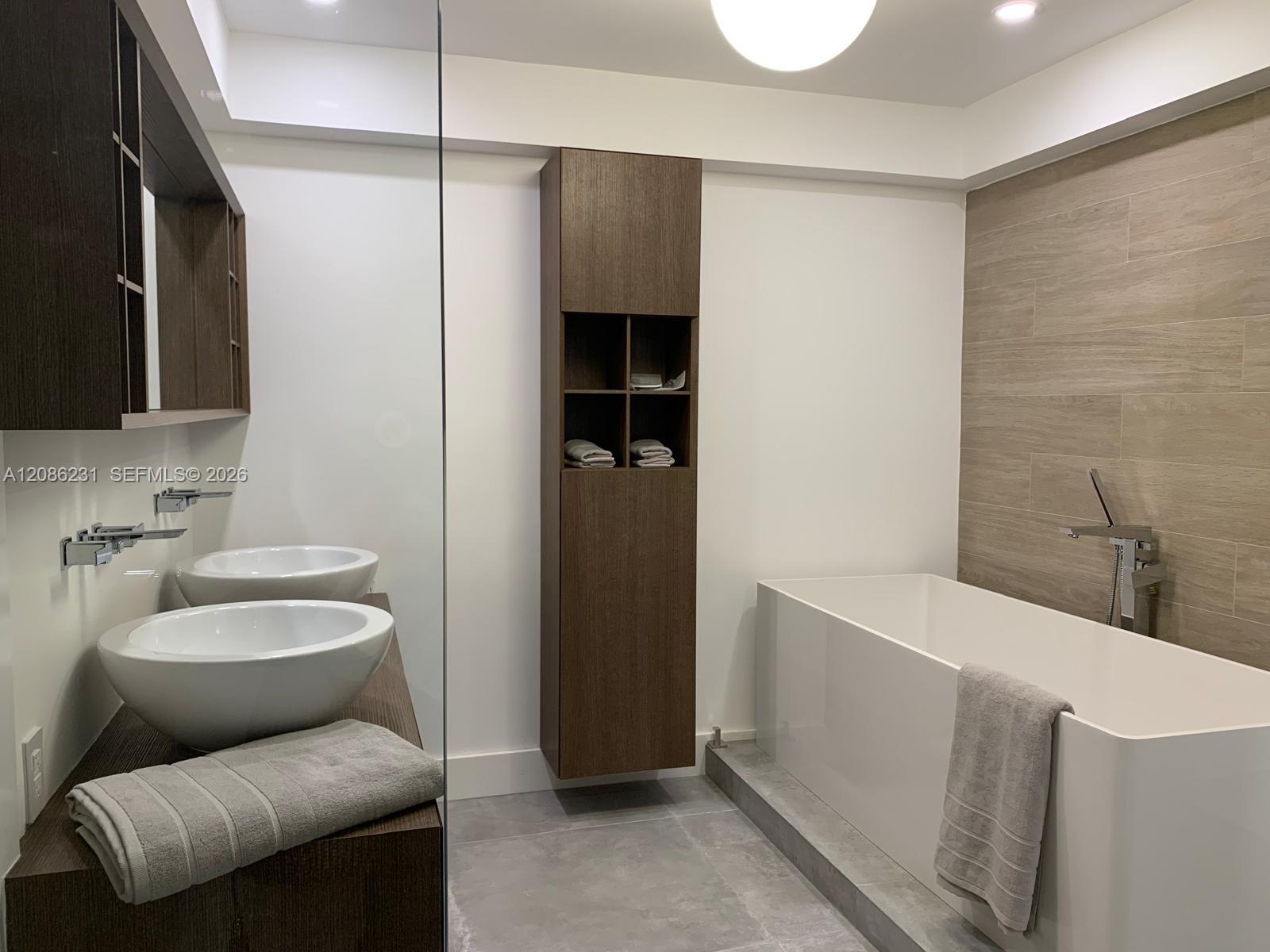 210 Sea View Dr # 506, Key Biscayne FL 33149