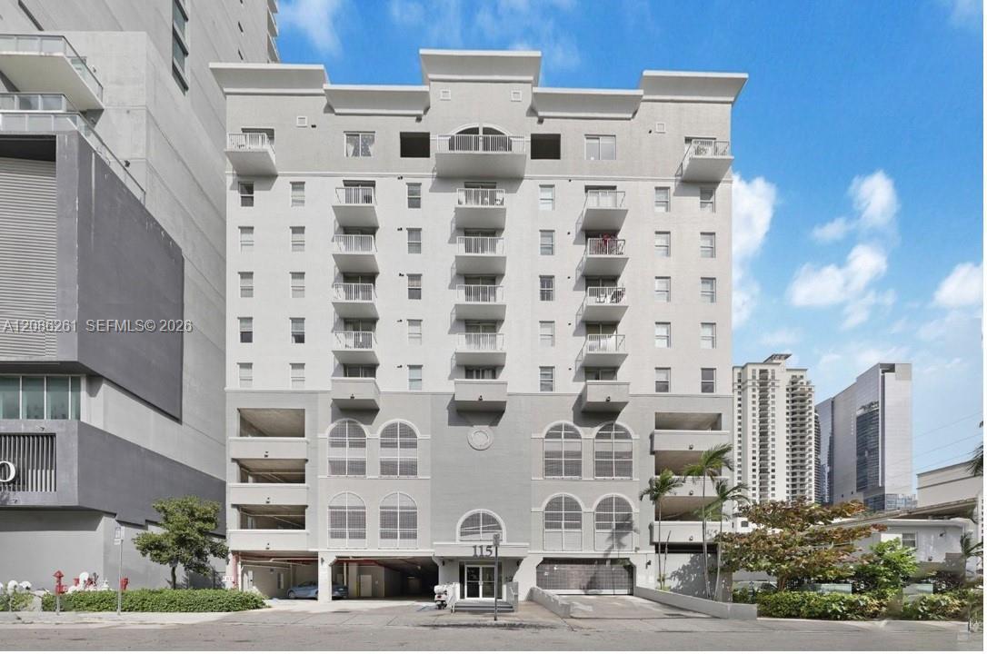115 SW 11th St # 704, Miami FL 33130