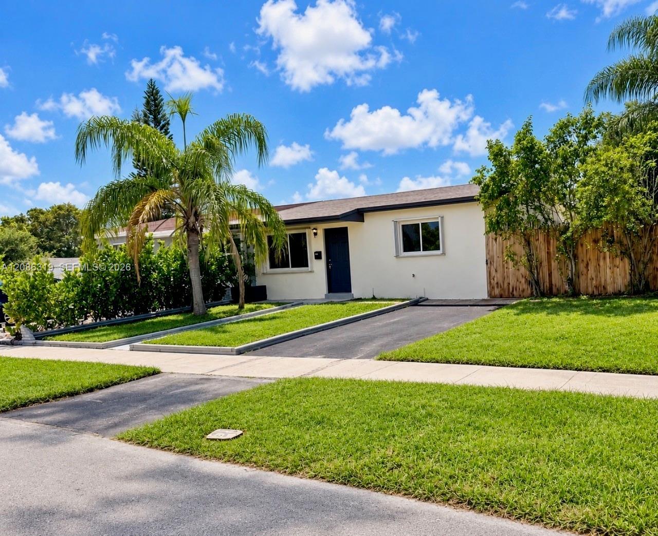 3522 NW 193rd St, Miami Gardens FL 33056