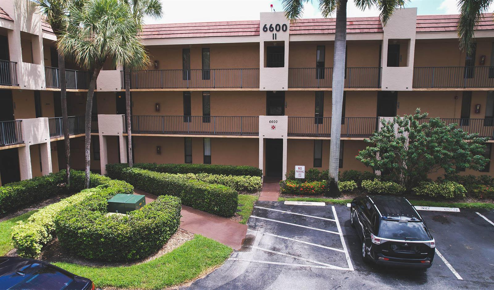 6618 CORAL LAKE Drive # 206, Margate FL 33063