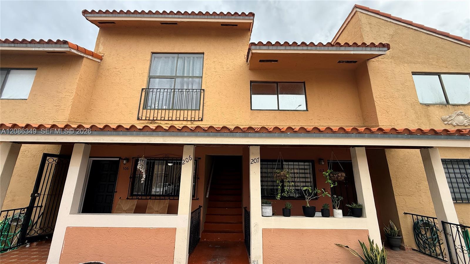 2740 W 62nd St # 207, Hialeah FL 33016