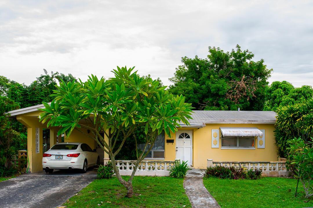4211 NW 43RD Street, Lauderdale Lakes FL 33319