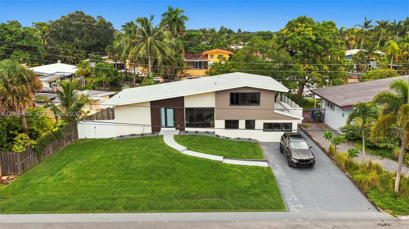 2412 Sugarloaf Ln, Fort Lauderdale FL 33312