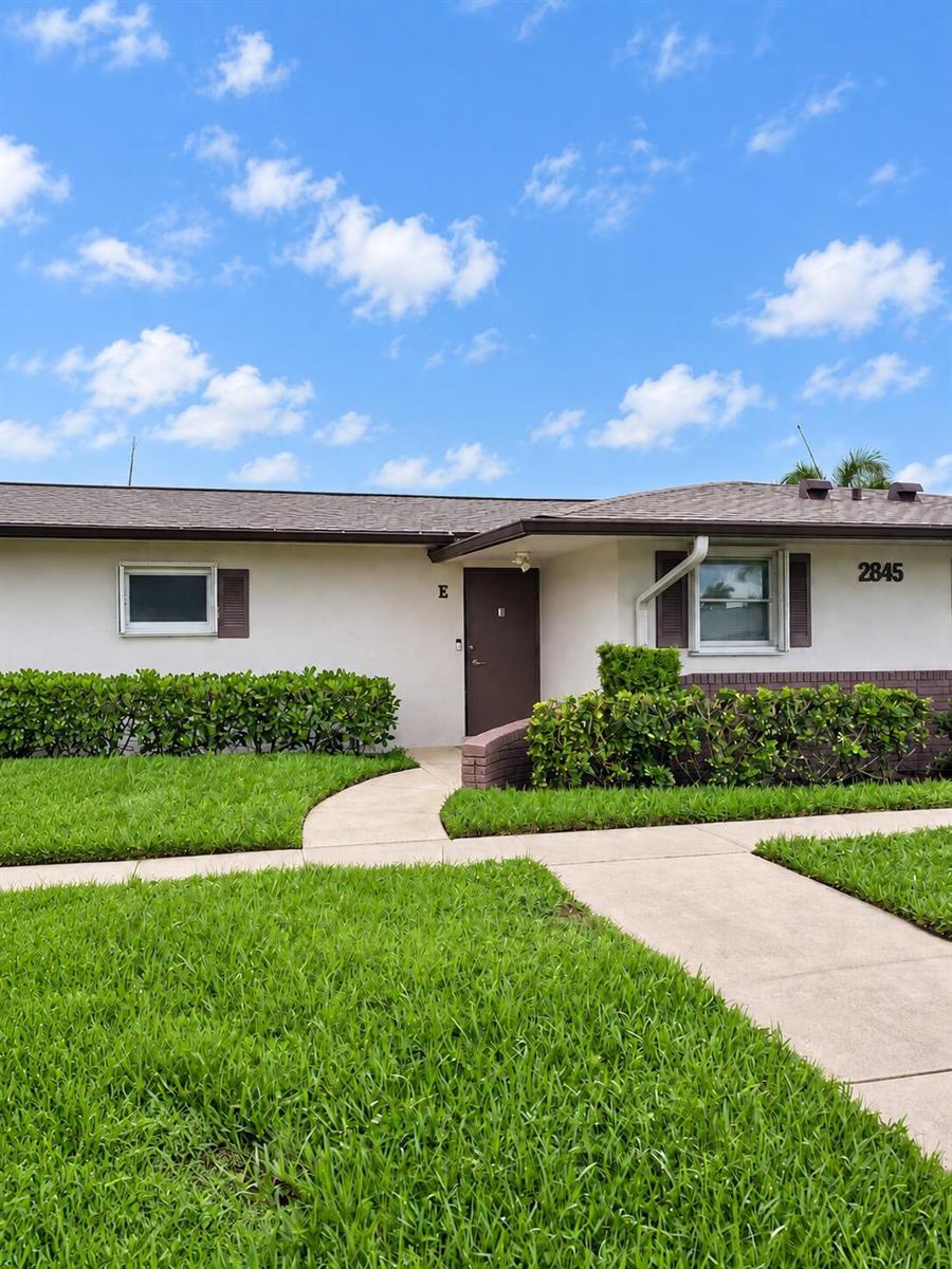 2845 CROSLEY Drive E, West Palm Beach FL 33415