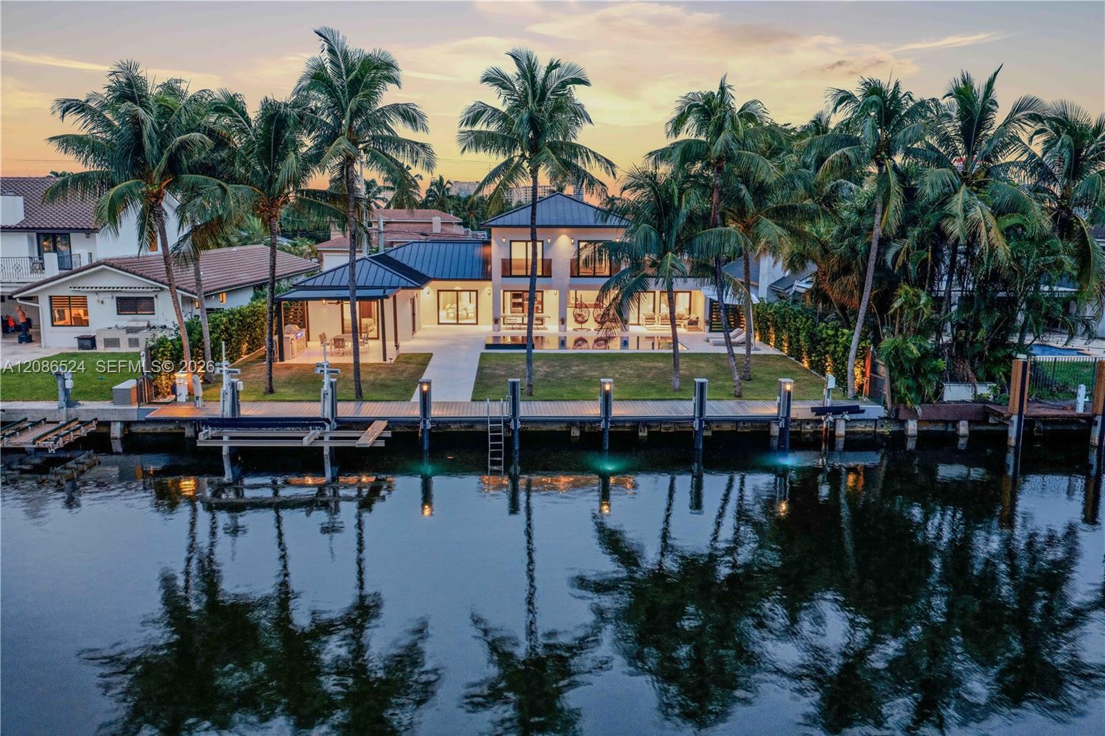 415 Holiday Dr, Hallandale Beach FL 33009
