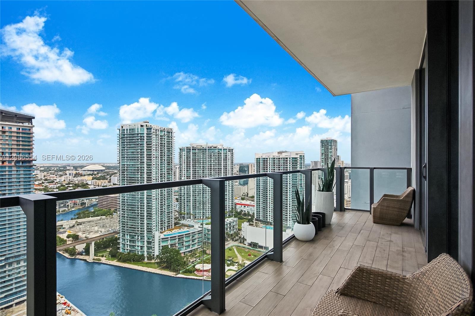 68 SE 6th St # 3306, Miami FL 33131