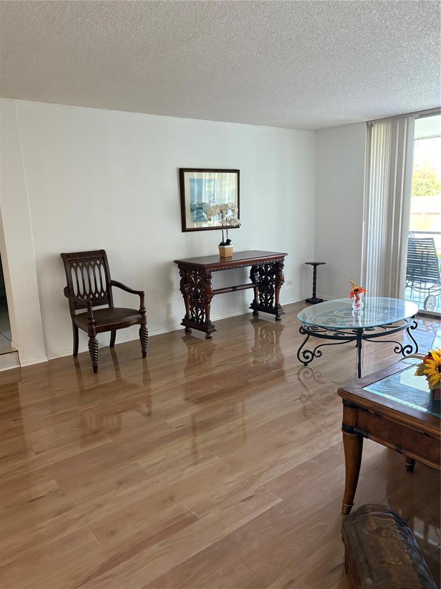 3750 INVERRARY Drive # 1W, Lauderhill FL 33319