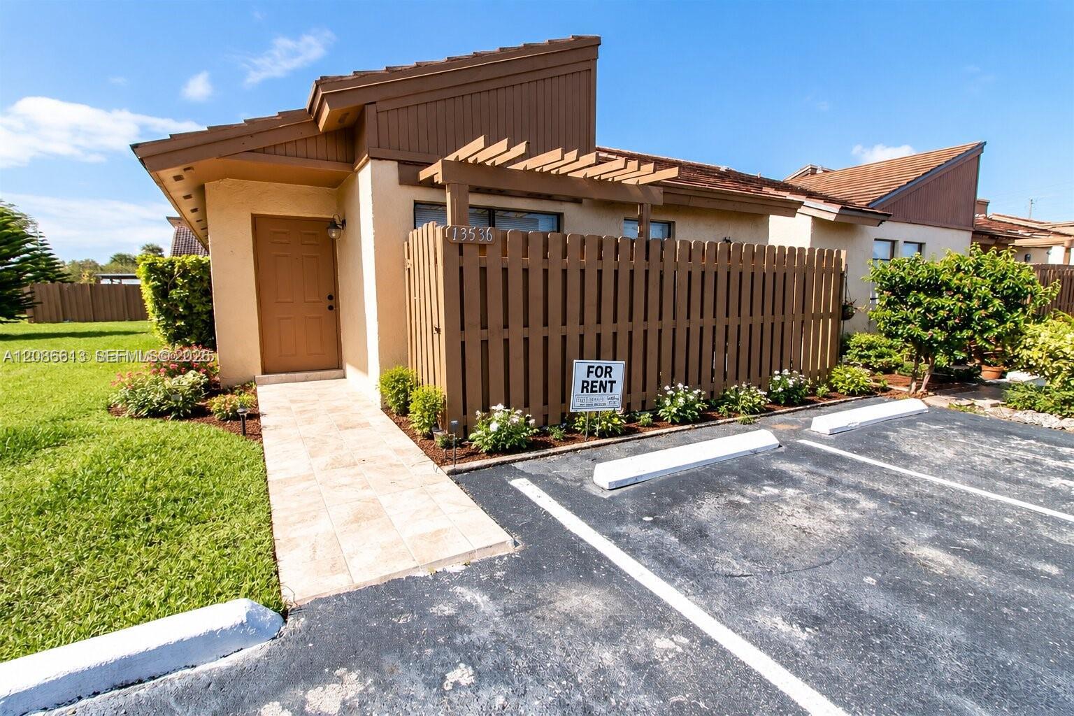 13536 SW 11th Ln, Miami FL 33184