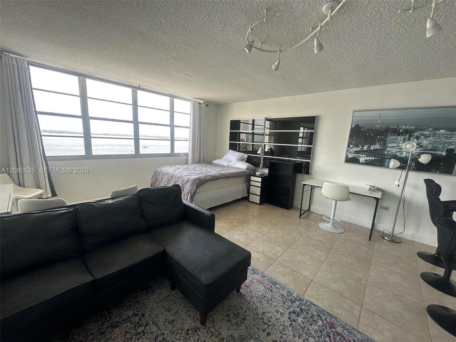 905 Brickell Bay Dr # 1029, Miami FL 33131