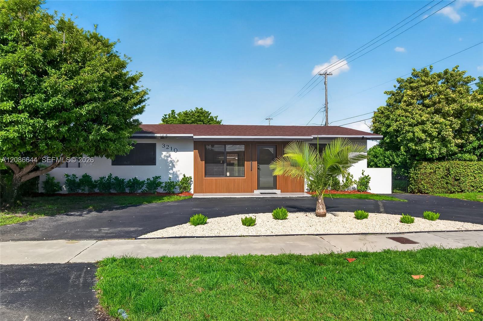 3210 SW 94th Ct, Miami FL 33165