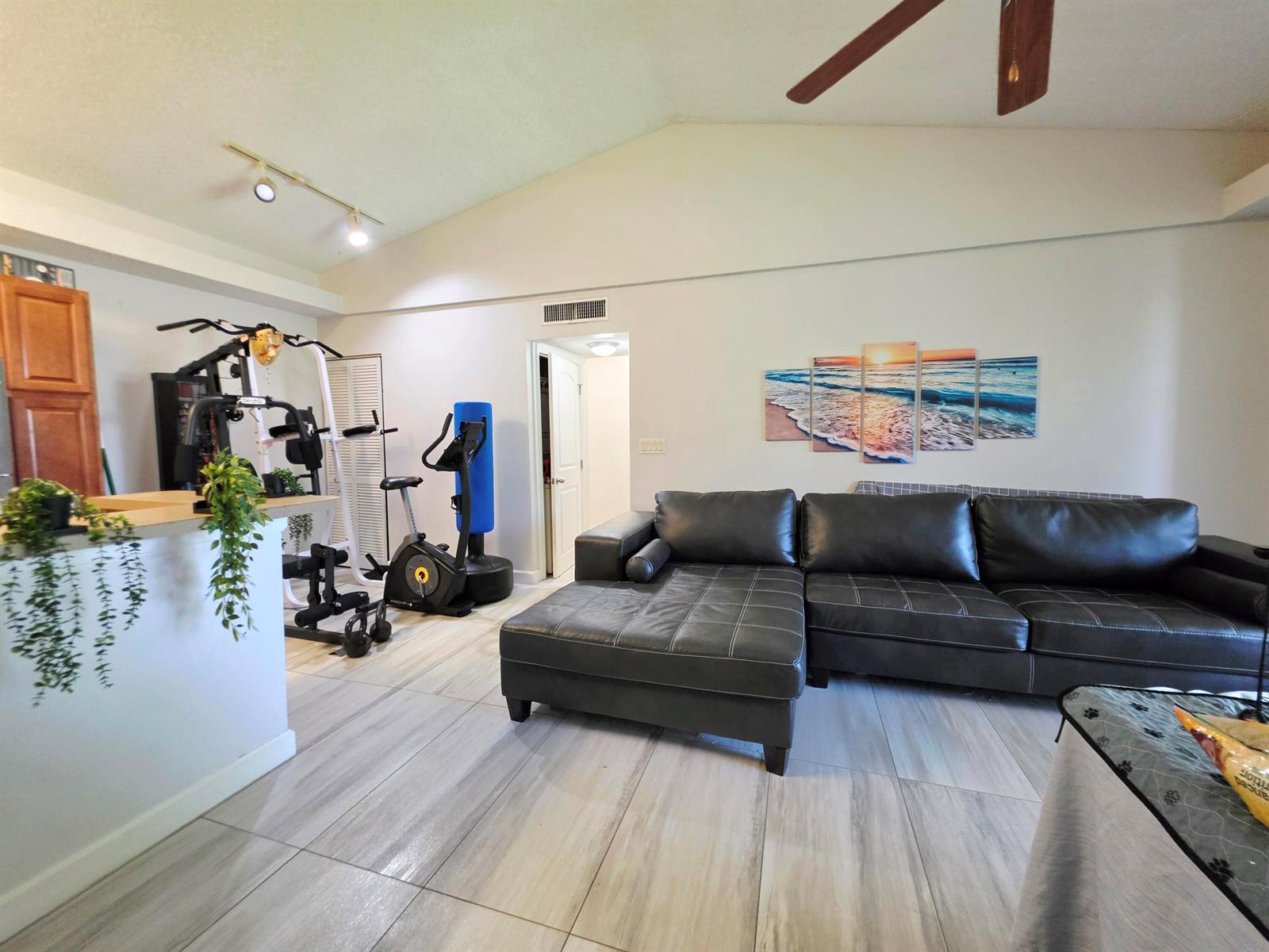 851 LYONS Road # 22206, Coconut Creek FL 33063