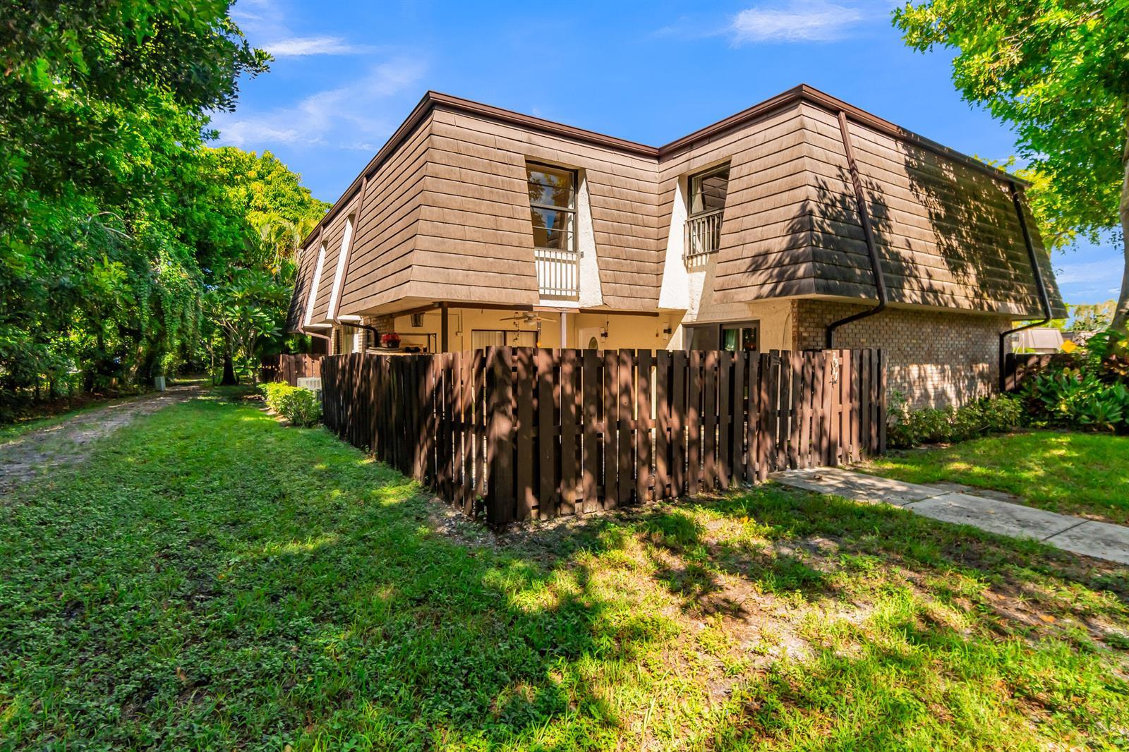 2517 NW 99th Avenue, Coral Springs FL 33065