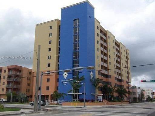218 NW 12 AV # 506, Miami FL 33128