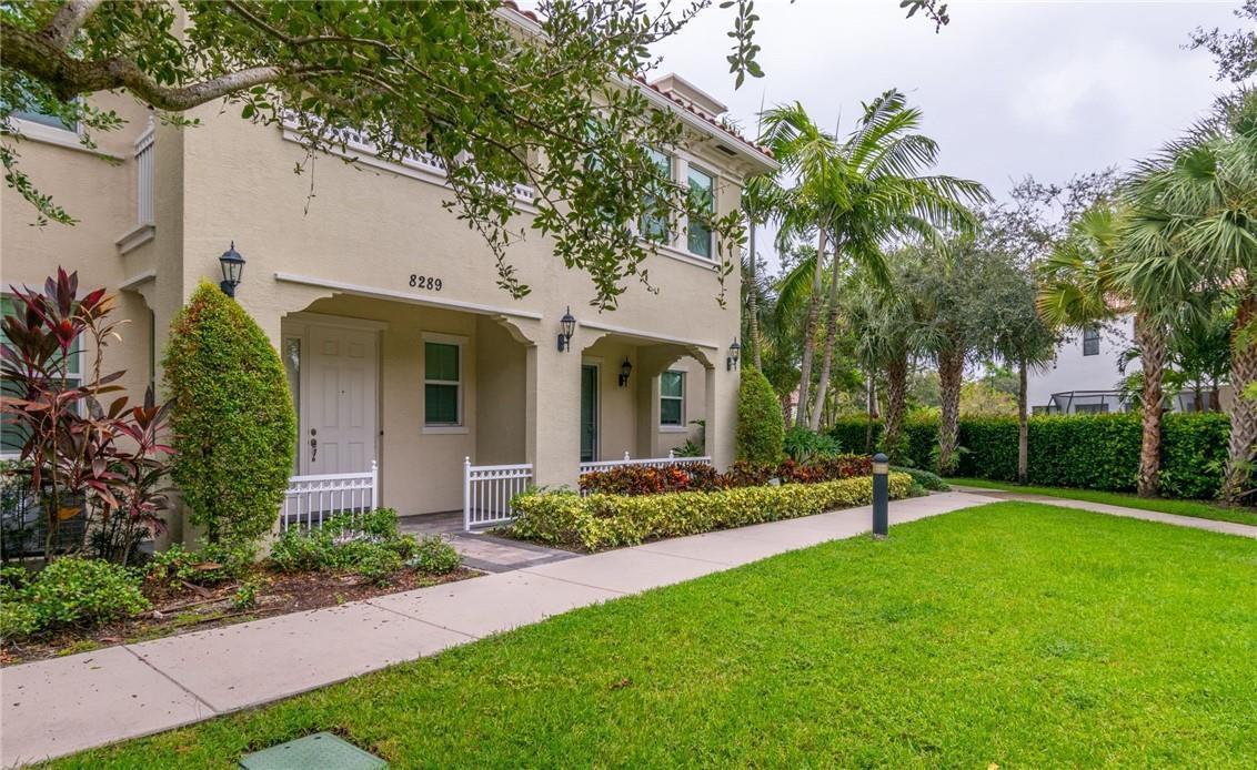 8289 Cascada Isles Drive, Hollywood FL 33024