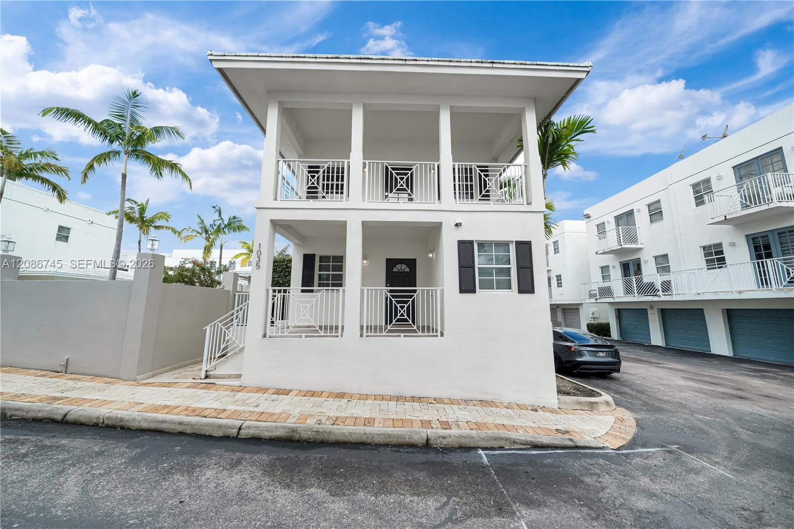 1035 SW 9th Ct, Miami FL 33130