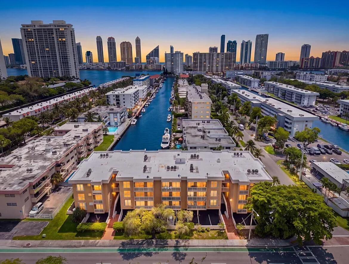 17051 NE 35TH Avenue # 307, North Miami Beach FL 33160