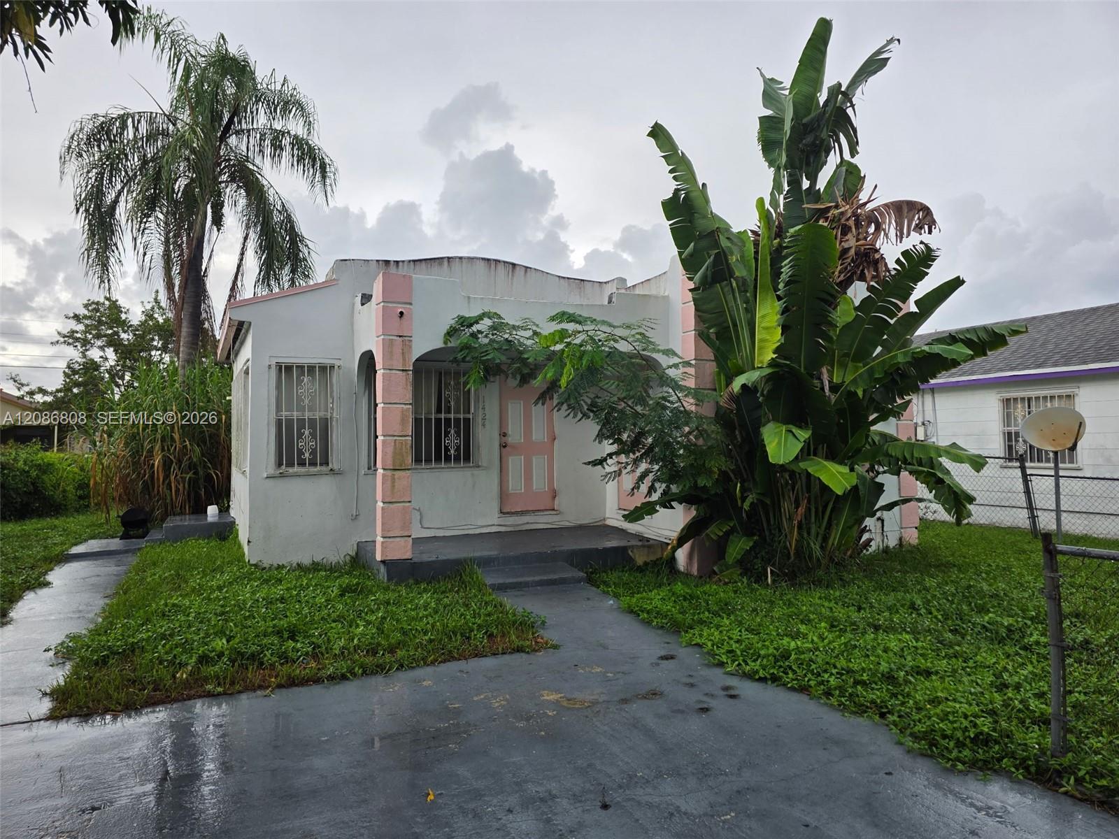 1472 W 34th St, Riviera Beach FL 33404