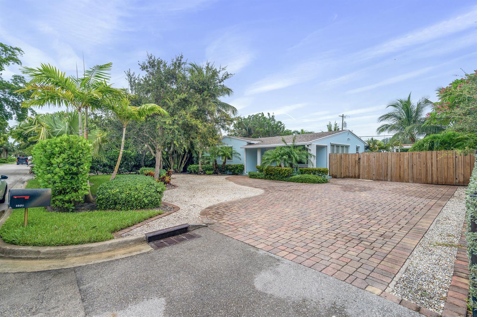 1601 S PALMWAY, FL 33460