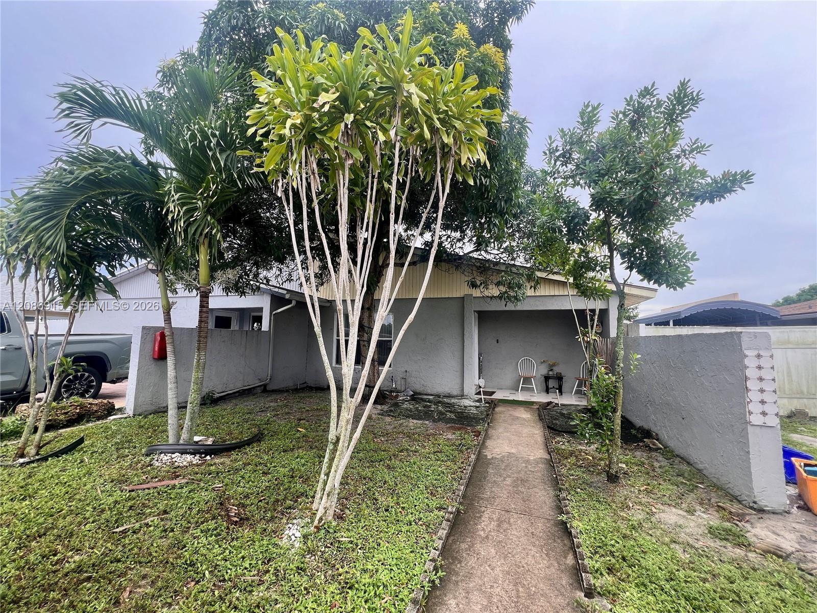 5822 Albert Rd, West Palm Beach FL 33415