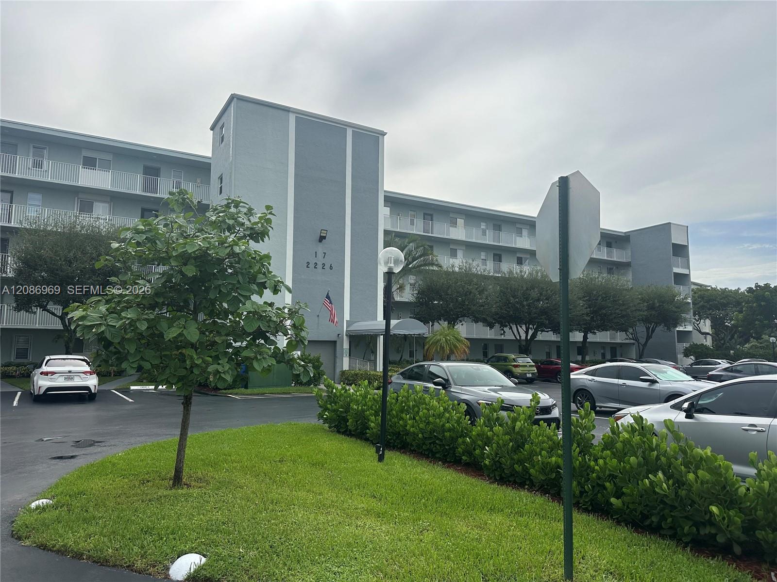 2226 N Cypress Bend Dr # 505, Pompano Beach FL 33069