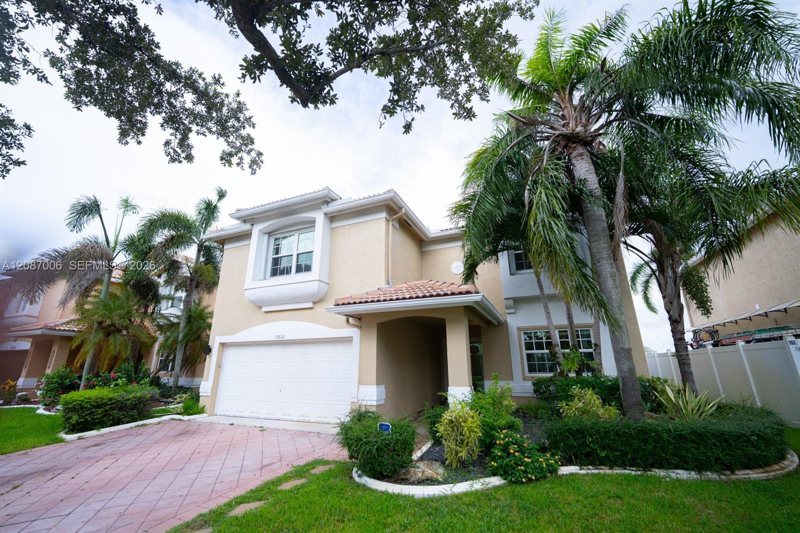 13832 NW 22nd St, Sunrise FL 33323