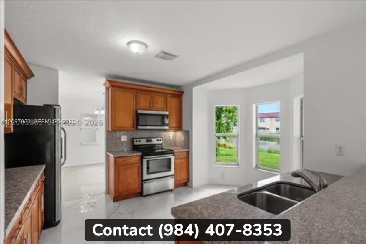 1755 NE 35th Ave, Homestead FL 33033