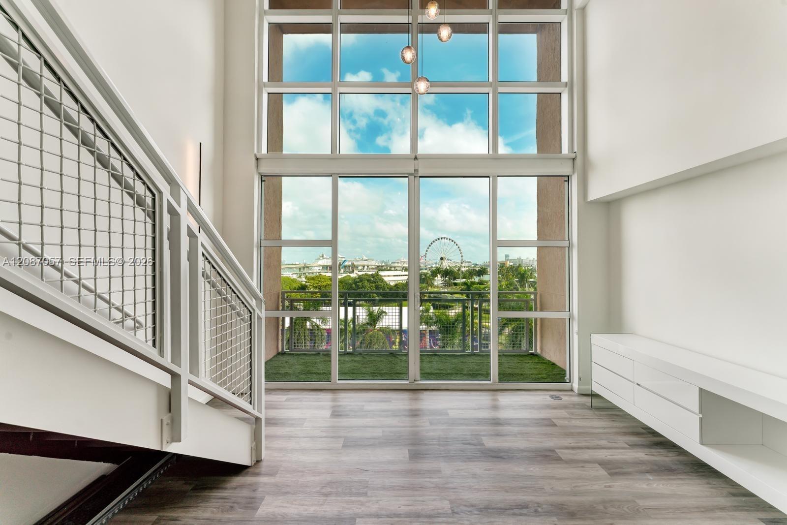 253 NE 2nd St # 630, Miami FL 33132