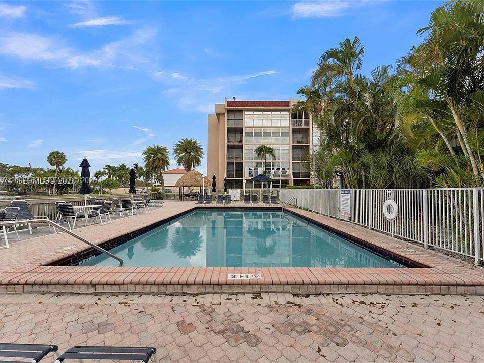 2101 Atlantic Shores Blvd # 207, Hallandale Beach FL 33009