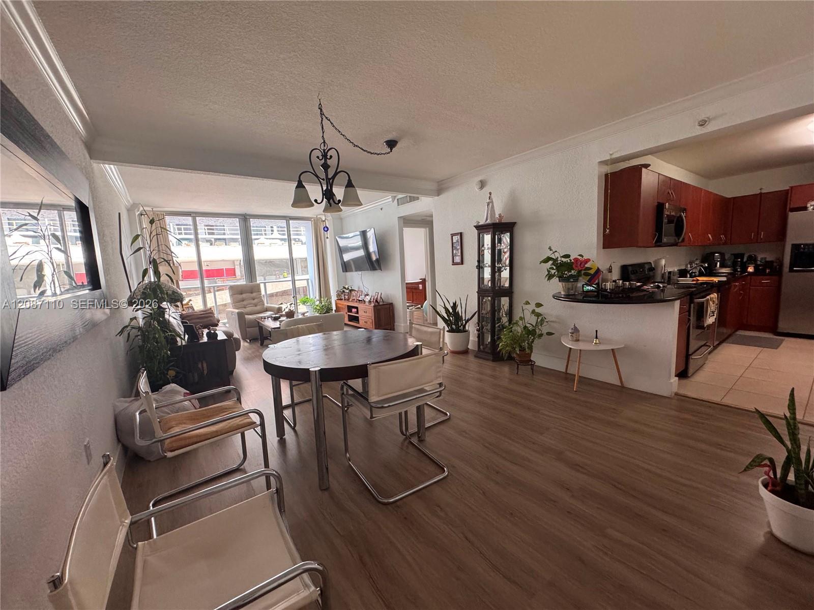 401 69th St # 407, Miami Beach FL 33141