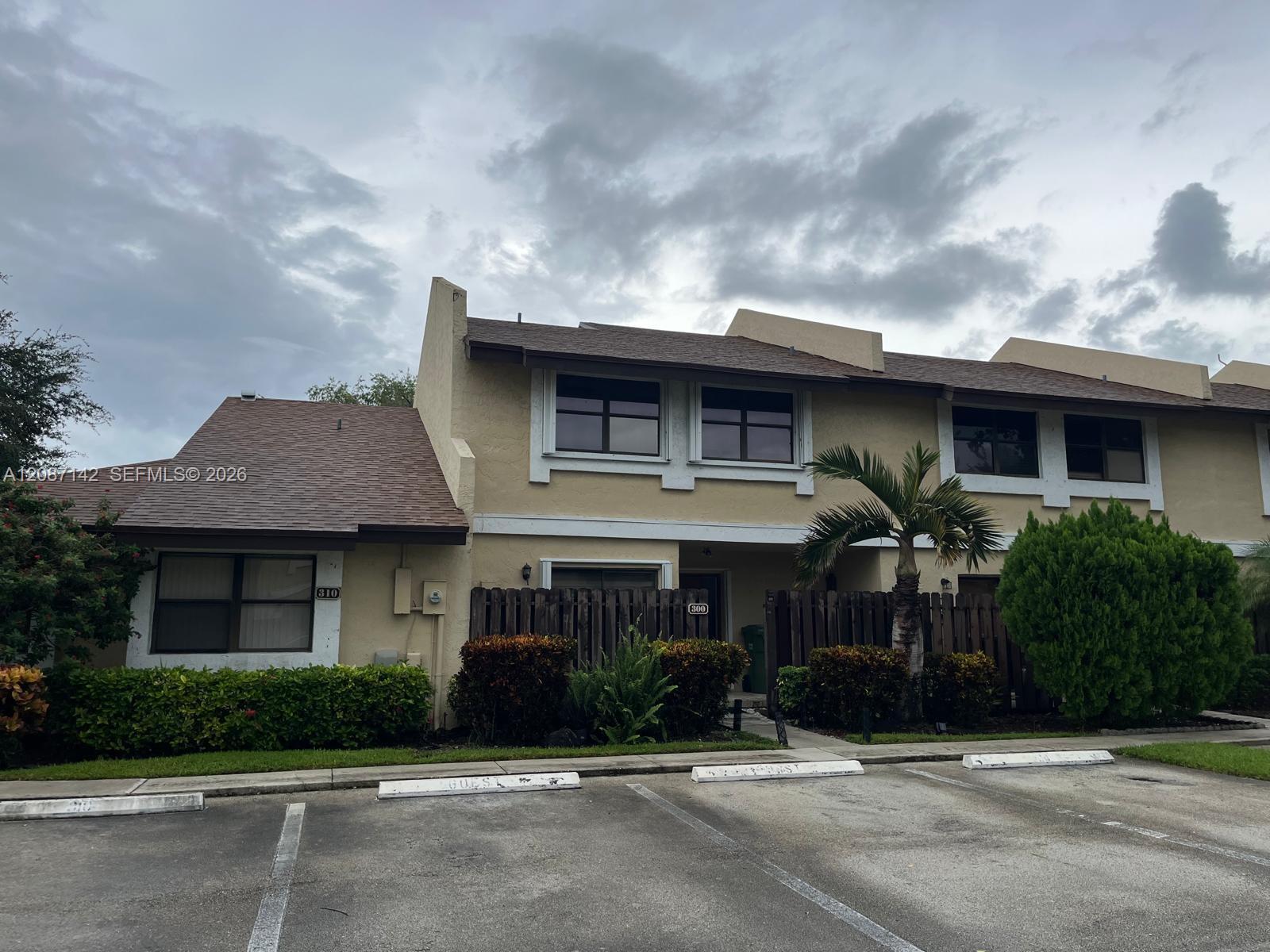 310 SW 96th Ter, Pembroke Pines FL 33025