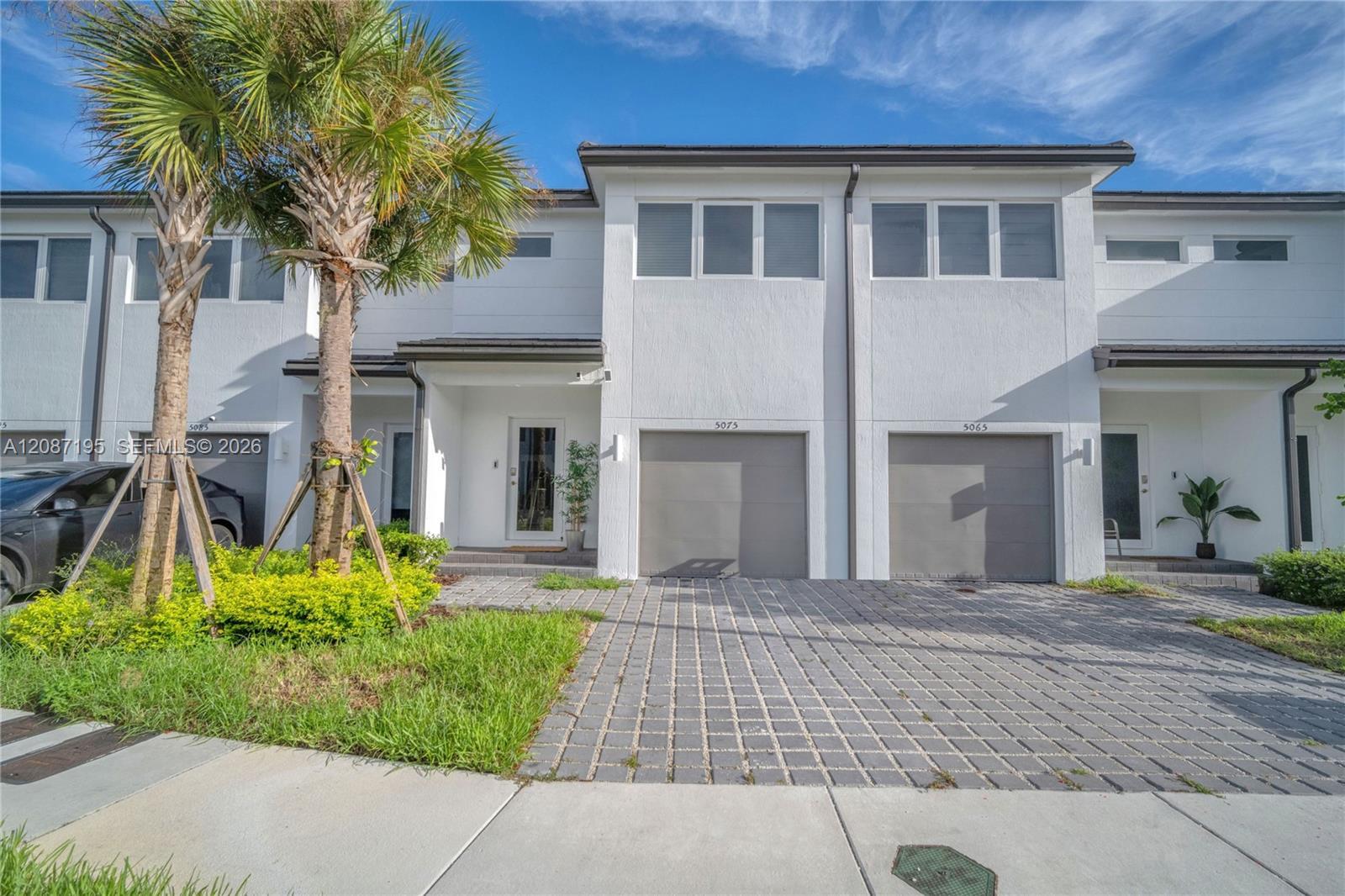 5075 SW 37th St, Pembroke Park FL 33023
