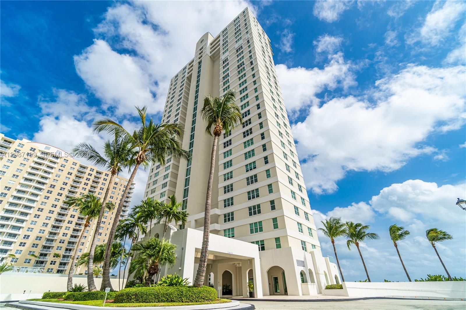 800 Claughton Island Dr # 1604, Miami FL 33131