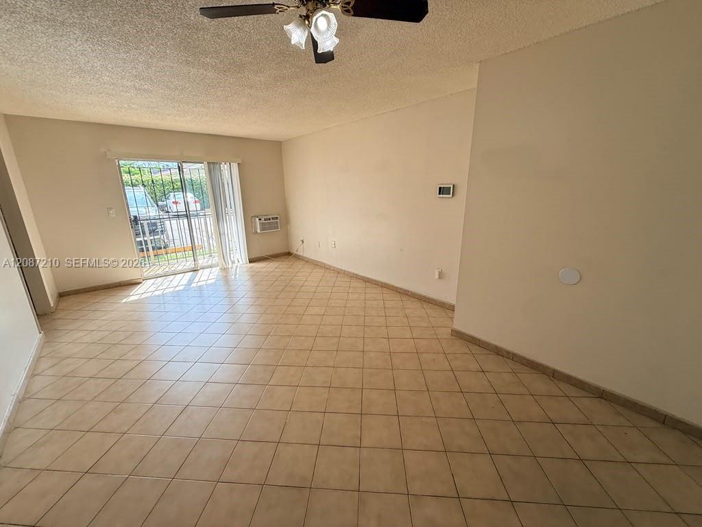 4713 NW 7th St # 1, Miami FL 33126