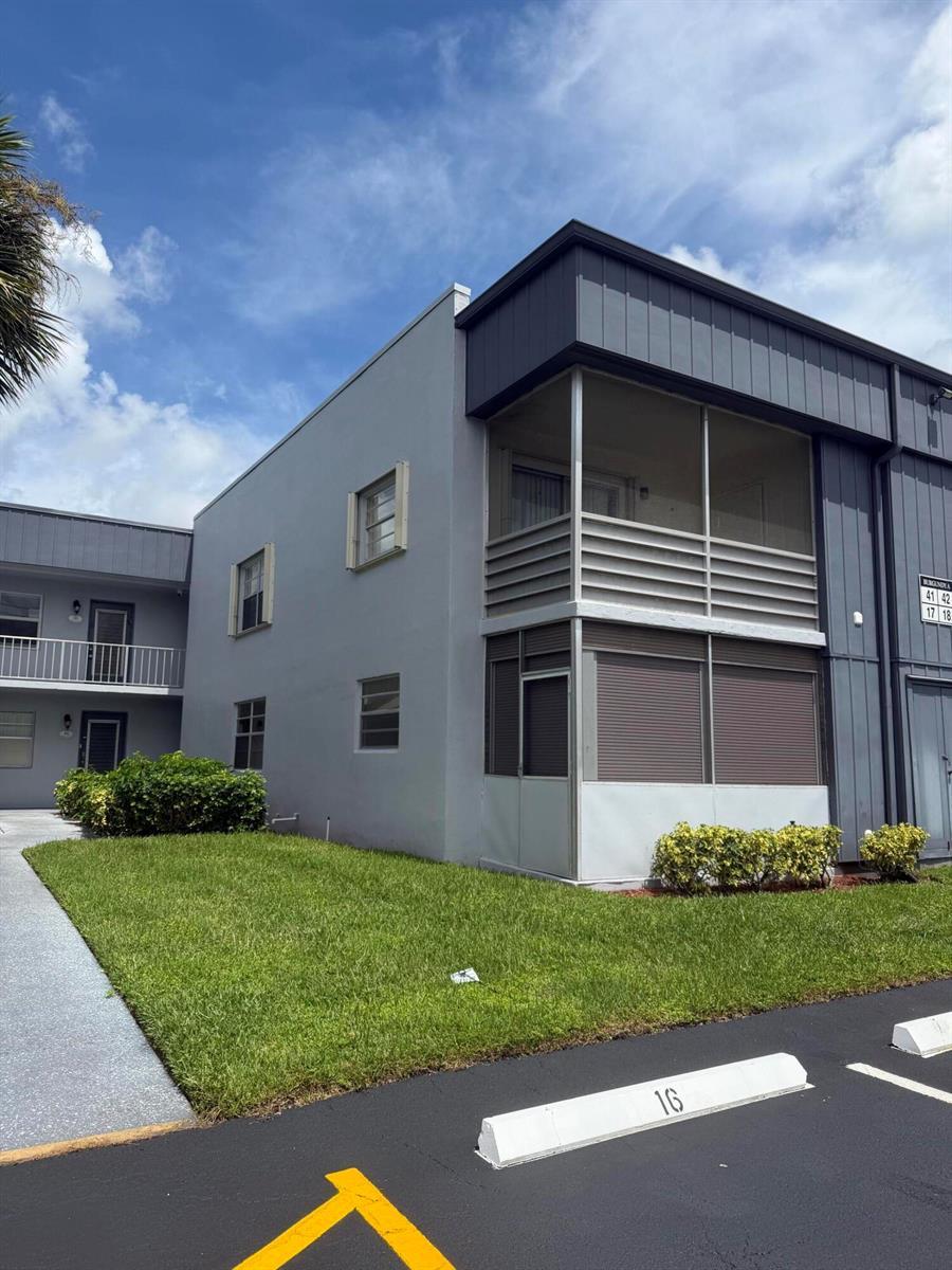 17 Burgundy A, Delray Beach FL 33484