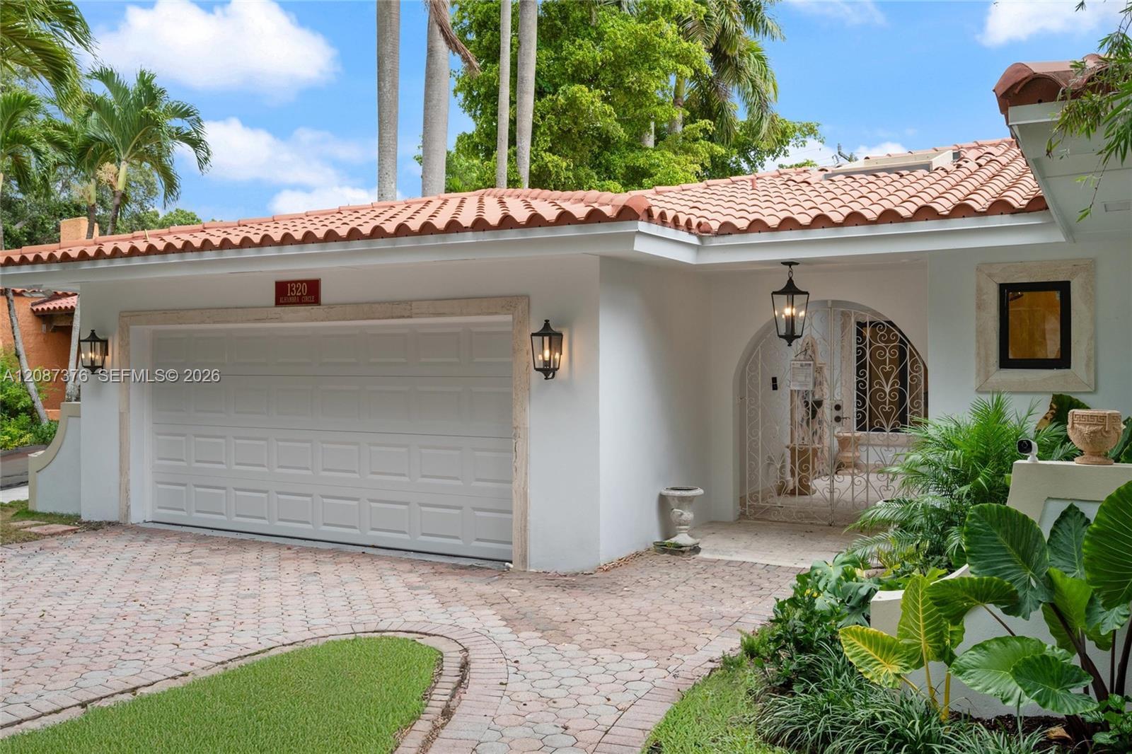 1320 Alhambra Cir # 0, Coral Gables FL 33134