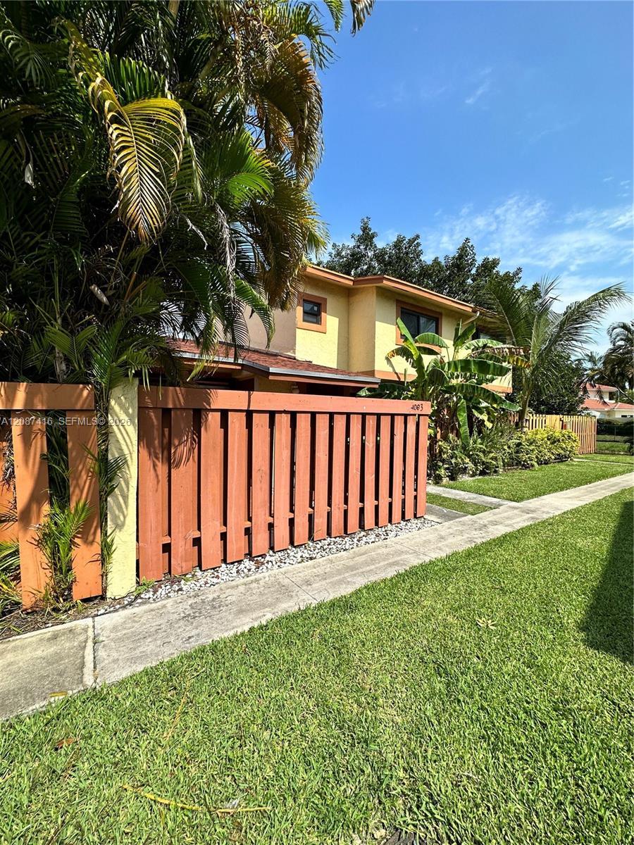 4093 Sierra Ter, Sunrise FL 33351