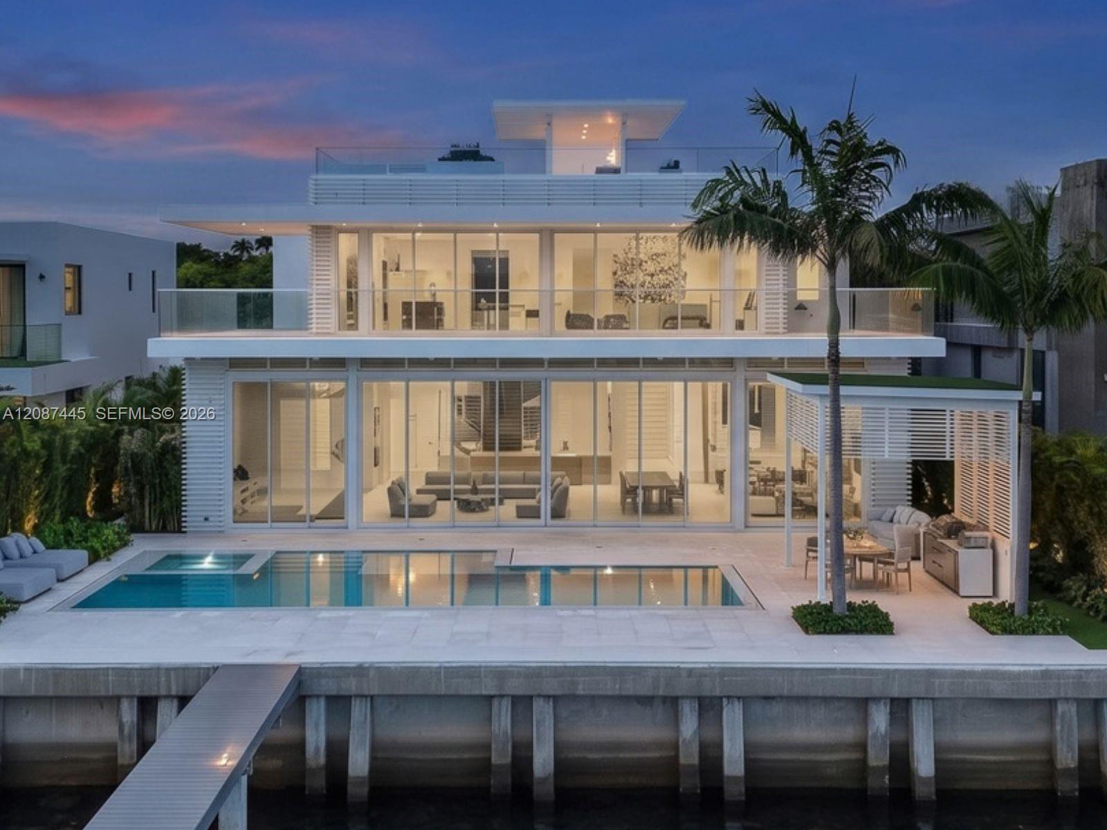 1844 Daytonia Rd, Miami Beach FL 33141