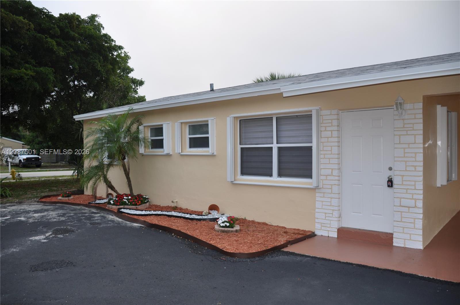 571 NE 61st St, Oakland Park FL 33334
