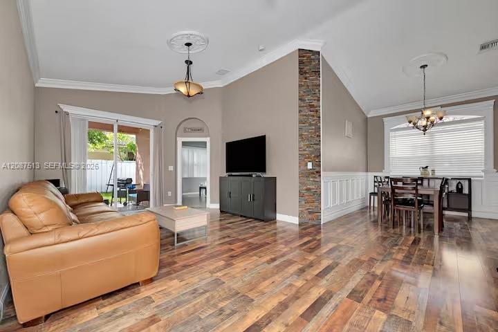 2327 NE 37th Ter, Homestead FL 33033