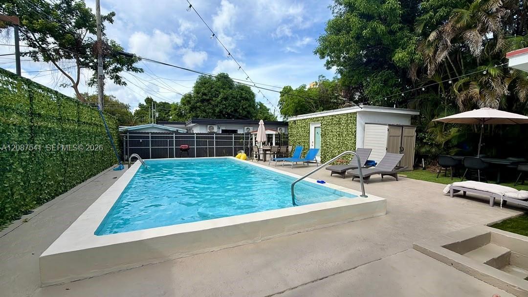 975 SW 10th St # 5, Miami FL 33130