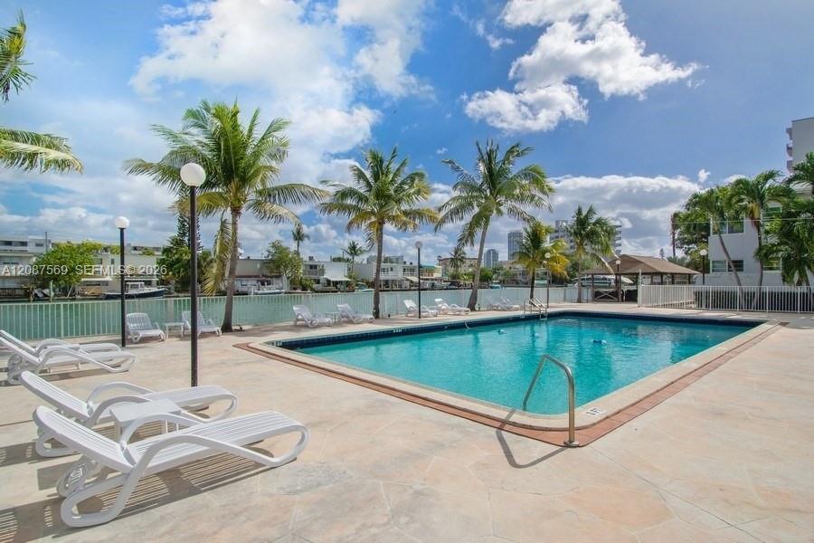7207 Bay Dr # 9, Miami Beach FL 33141