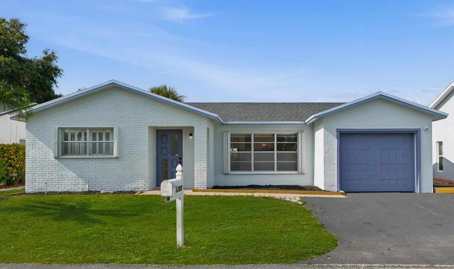 7198 PINE FOREST Circle E, Lake Worth FL 33467