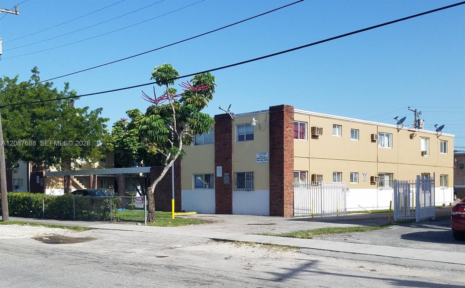 1895 NW 35th St, Miami FL 33142