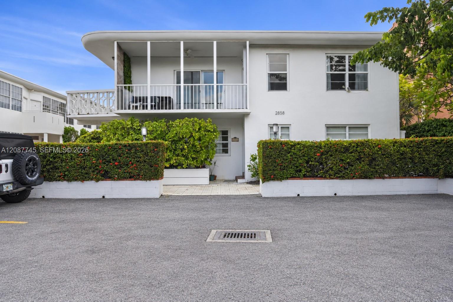 2858 Pine Tree Dr # 5, Miami Beach FL 33140